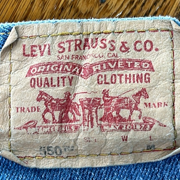 Levi’s 550 Classic Relaxed Tapered jeans. Size 12 with 30” inseam. - Picture 6 of 14